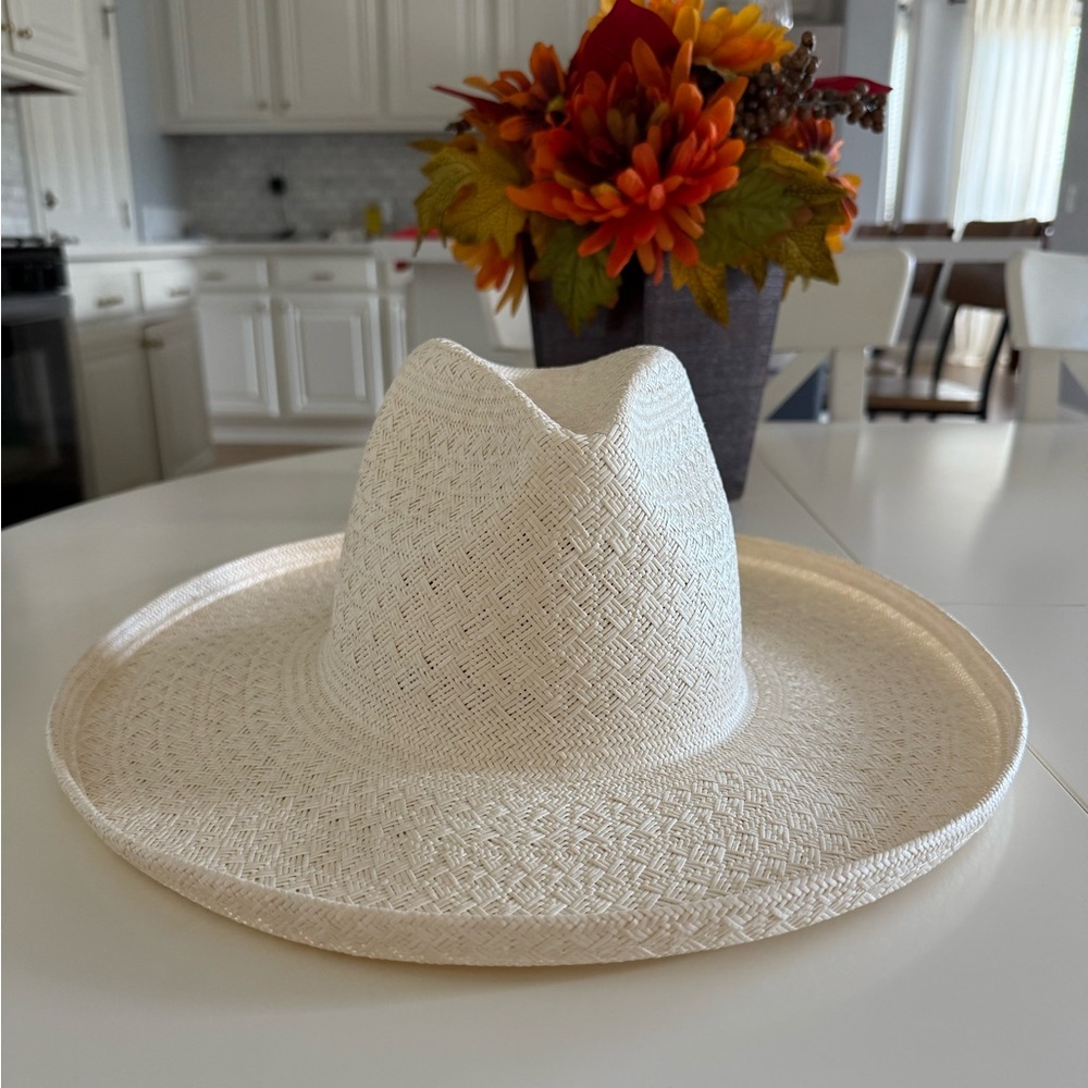 NWT GIGI PIP Natural Straw Hat